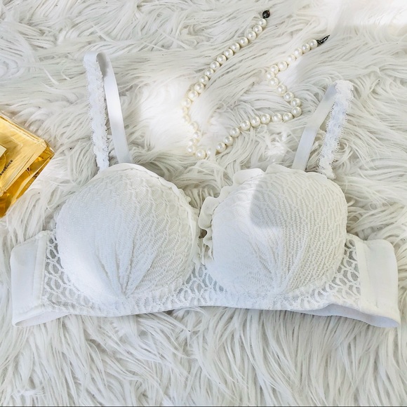 Lace Detail White Lingerie Set: Bra + Panties - Picture 5 of 9